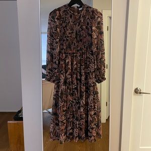 Aritzia Wilfred Rosalyn Dress dark floral pattern in size S